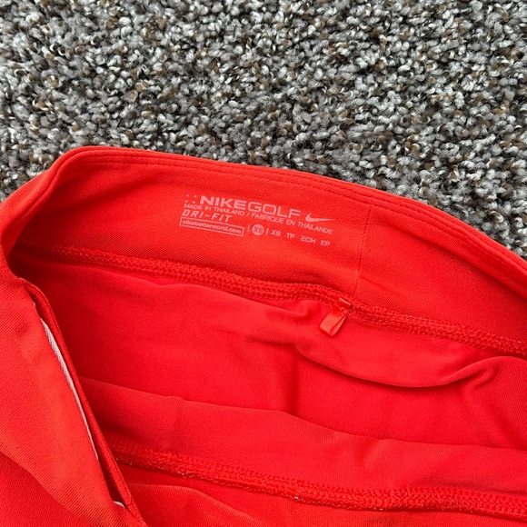 Nike DriFit Golf Skirt - Picture 6 of 6